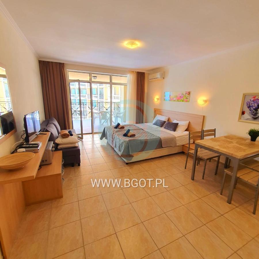 Andalucia Beach - Sea Viev Apartments Elenite Exterior photo